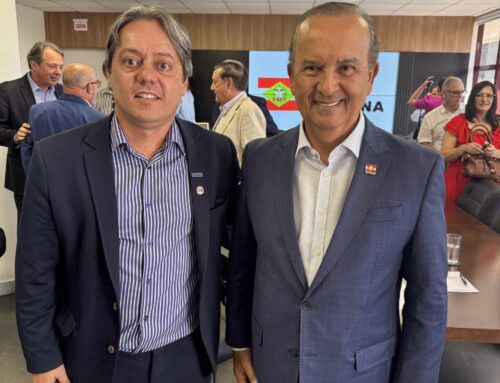 FEHOESC participa da entrega da proposta do novo Piso Regional ao governador de SC